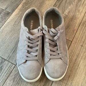 Old Navy Boys Lace Up shoes Size 9